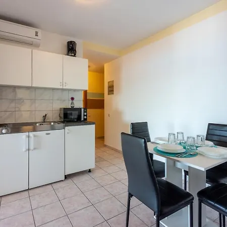 Antonija Apartment *