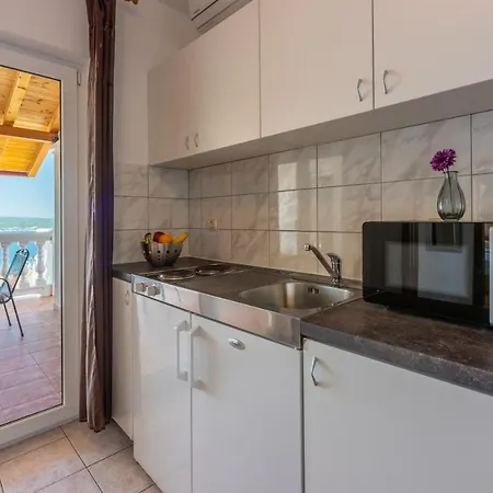 Antonija Apartment *