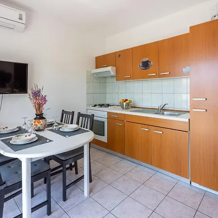 Apartment Antonija *